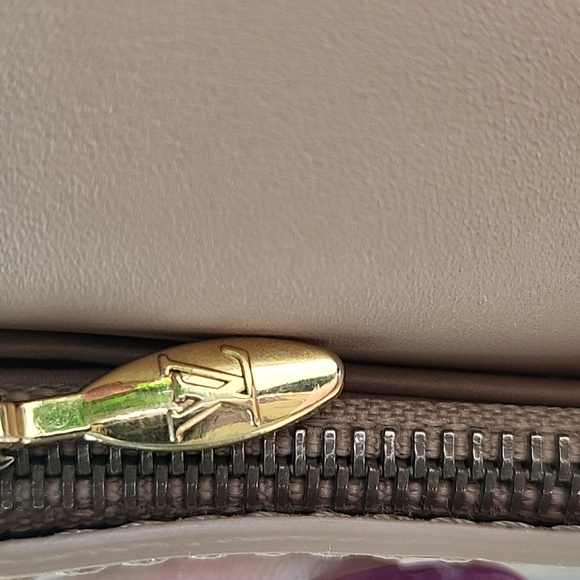 Louis Vuitton Butterscotch Vernis Long Wallet - Picture 14 of 16